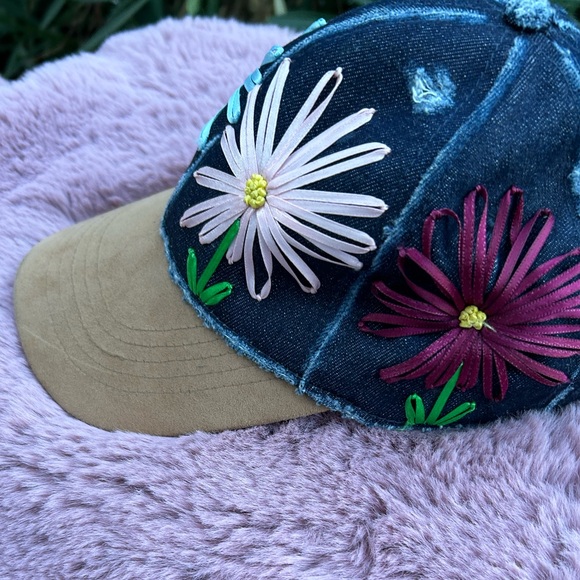 Vintage NEW handmade abstract floral embroidered on distressed denim OS - Picture 11 of 13